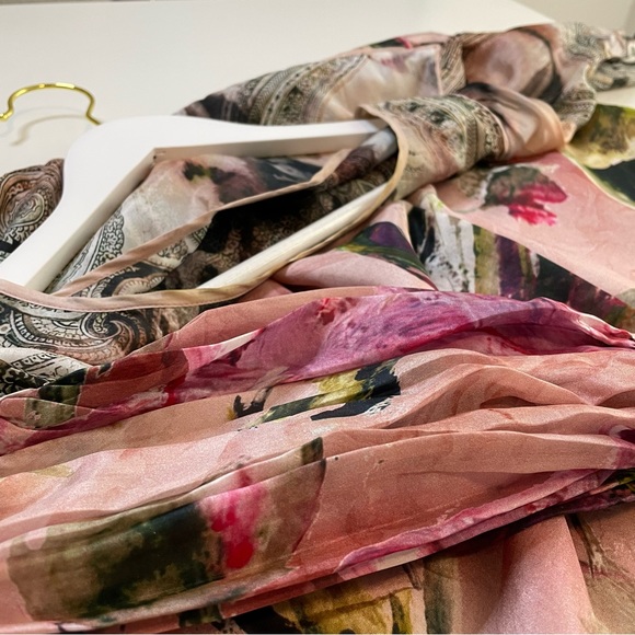 DEBBIE SHUCKAT Silk Lightweight Longsleeve Blouse Bell Sleeve Detail Size 12 - Picture 10 of 12